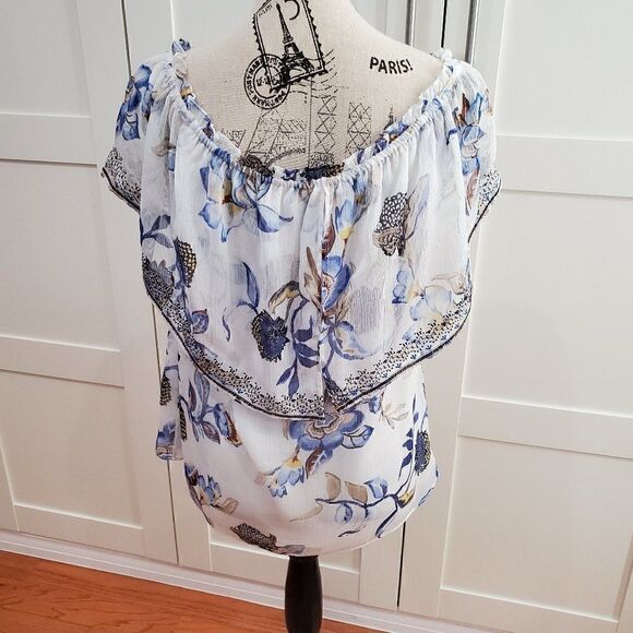 WHBM White Blue Floral Off Shoulder Top MP - Picture 4 of 7